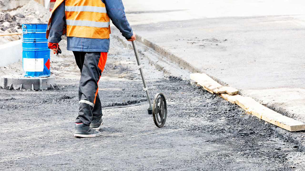 道路工事での距離測定