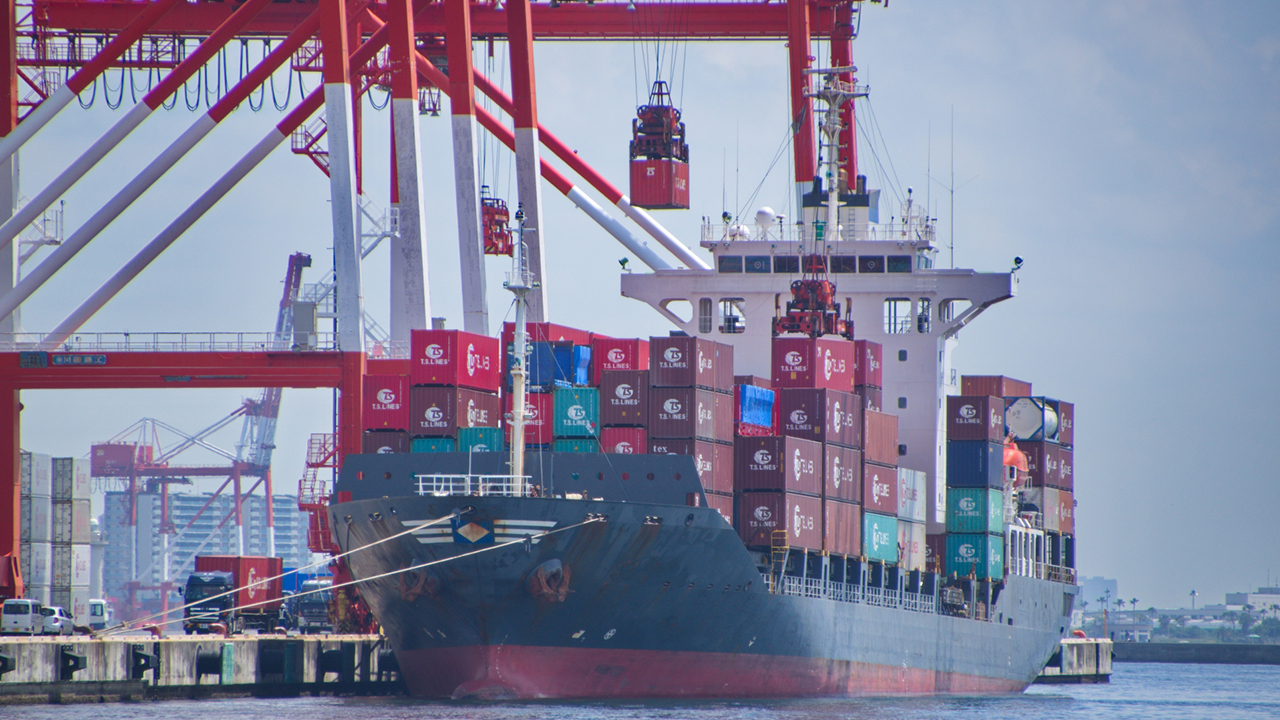 港から出荷する。