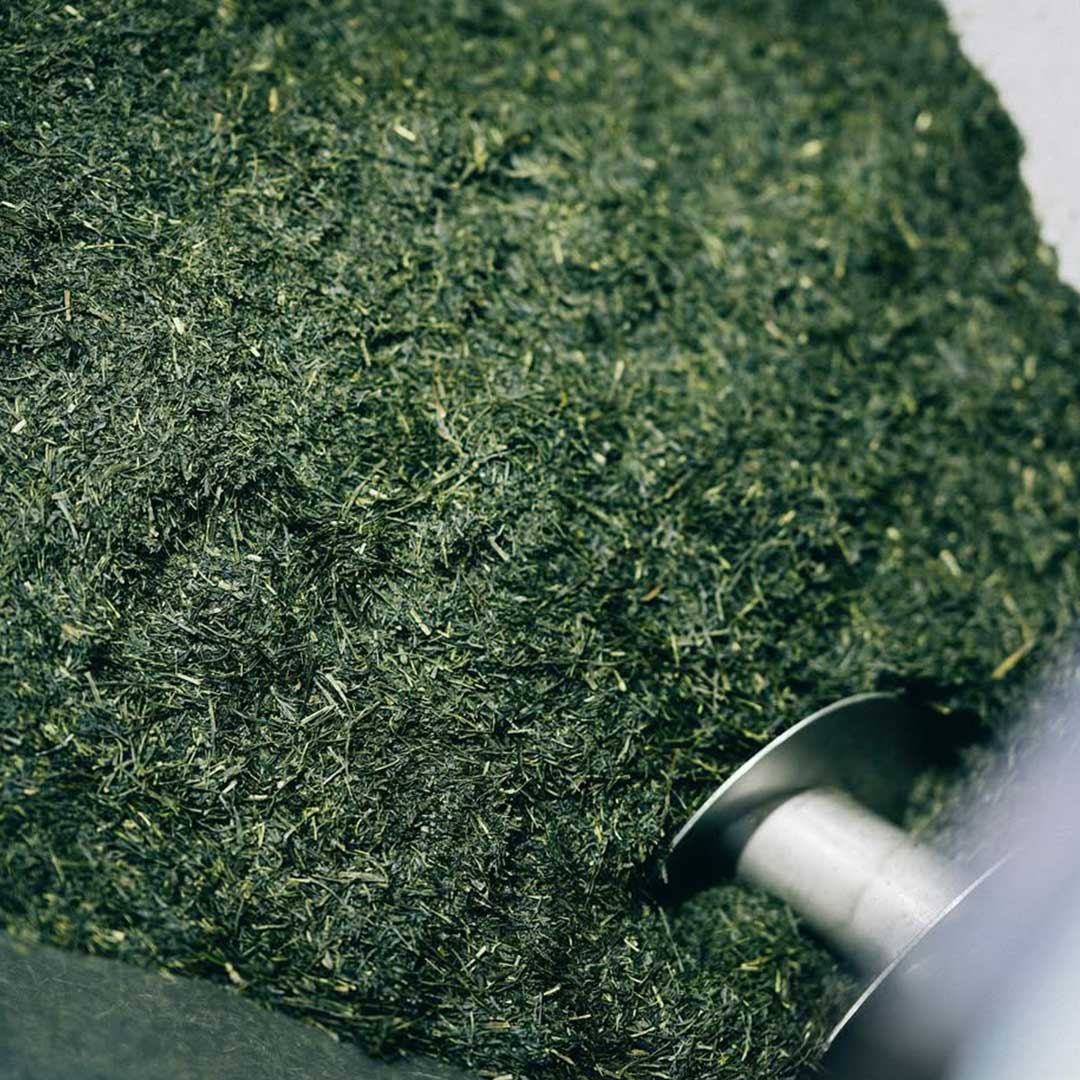 渋みが少なく、甘くまろやかな深むし茶