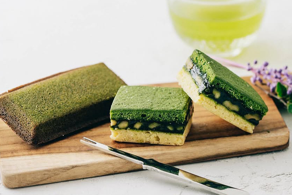 Enjoy Matcha Flavor by Powdered Tea